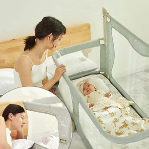سرير الطفل الجانبي الآمن بإطار قابل للطي وشبك حماية