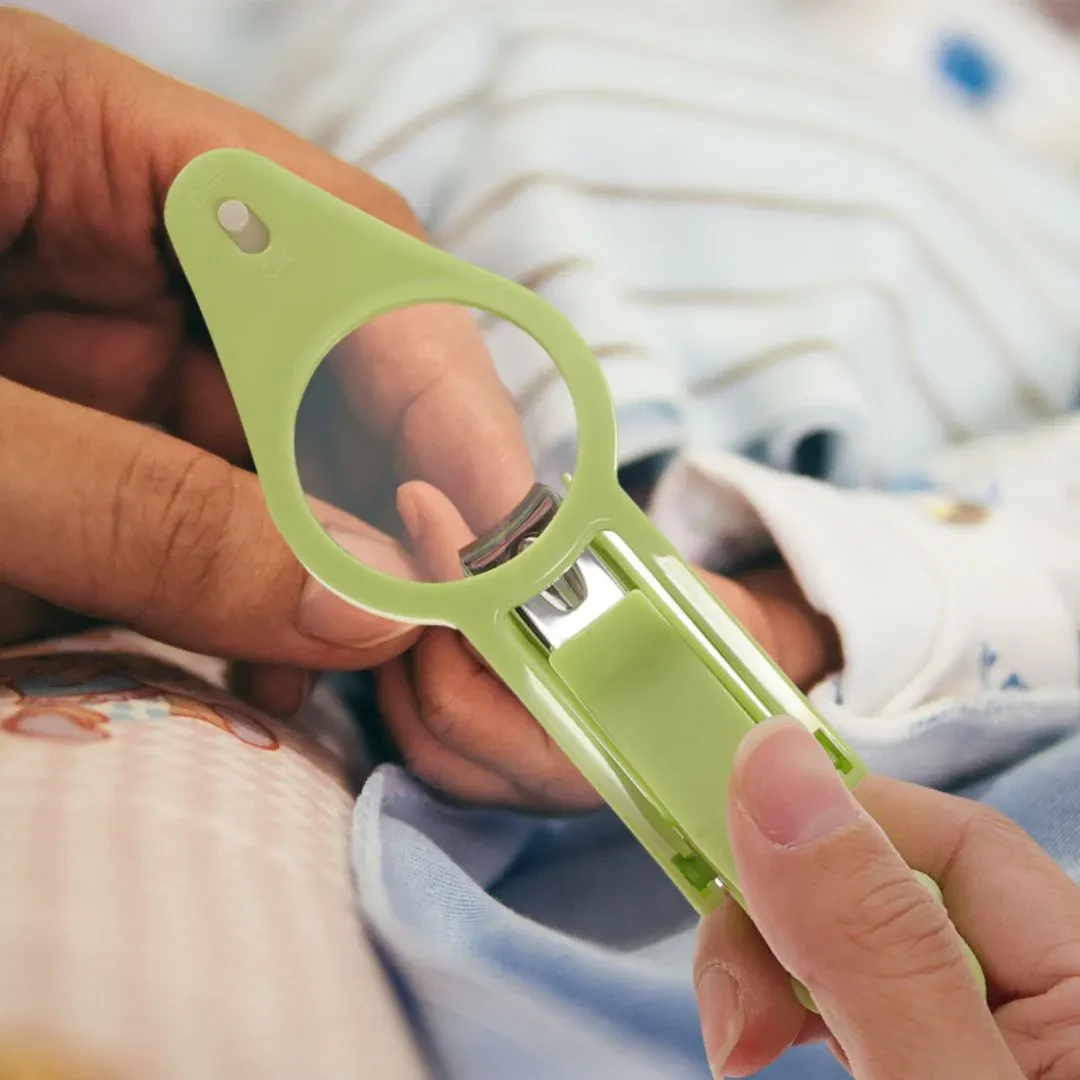Nail clippers with magnifying glass and light cheap