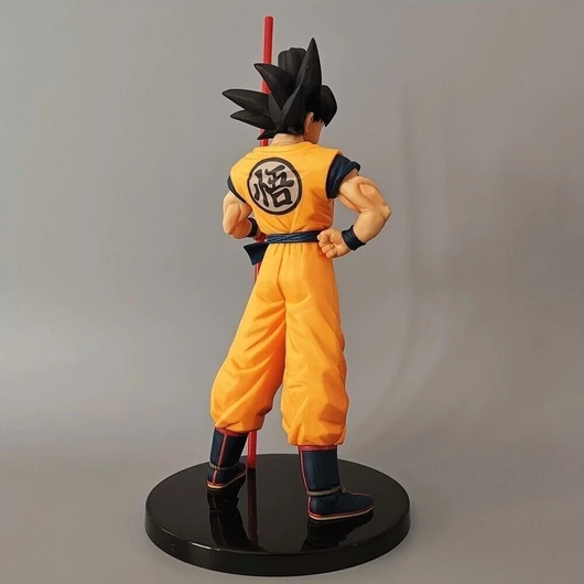 Son Goku With Power Pole Figure