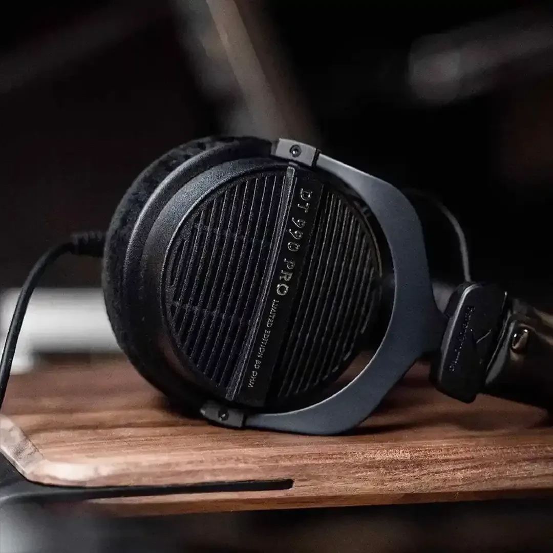 beyerdynamic DT 990 Pro Limited Edition 250 ohm Over-Ear Studio